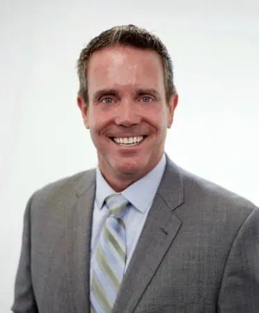 Bob Ricken Headshot.