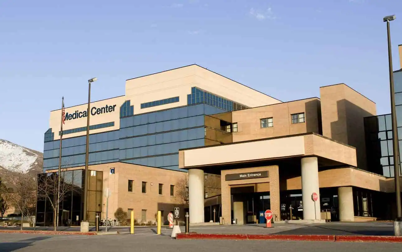 hospital roofing contractor